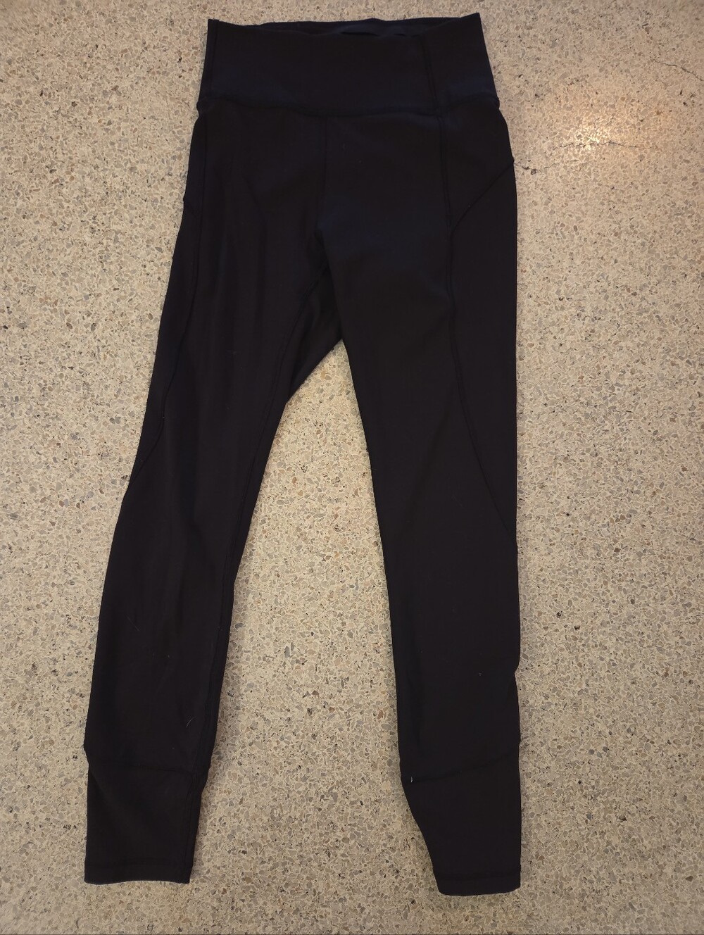 Lululemon Black Active Leggings Pants Sz 4 25 In Inseam